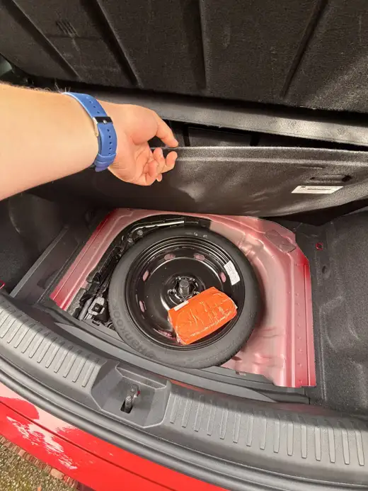 Spare wheel and boot floor, 2021 SEAT Leon