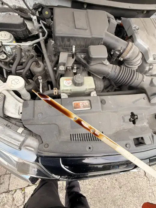 Checking the oil level, 2017 Mitsubishi Outlander PHEV