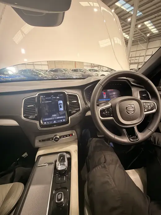 Cabin and controls, 2023 Volvo XC90