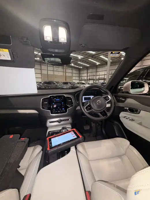 Diagnostic scanner connected, 2023 Volvo XC90